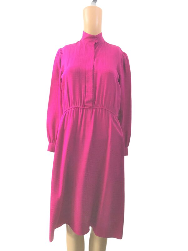 Vintage Clothing for 5'3" and Under 100% Silk Size 6 Dress