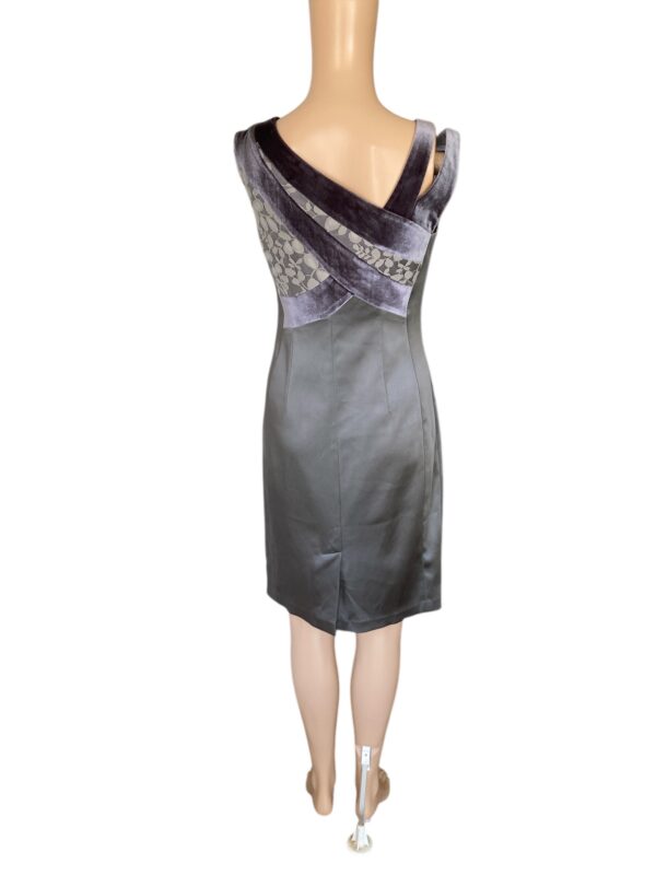 Jax Sheath Formal Velvet and Lace Size 4 Dress - Image 3