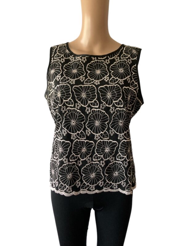 Charter Club Size S-M Floral Linen Blend Embroidered Top